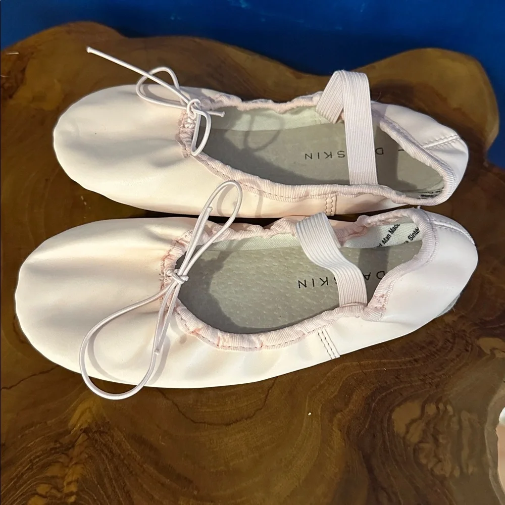NWOT Danskin Light Pink Kids Leather Ballet Slippers Size 1